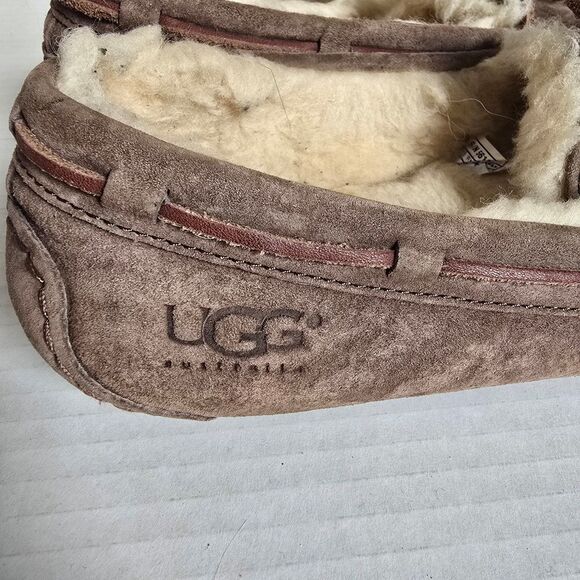Uggs Dakota Moccasin leather slippers . Size 9 - Picture 6 of 10